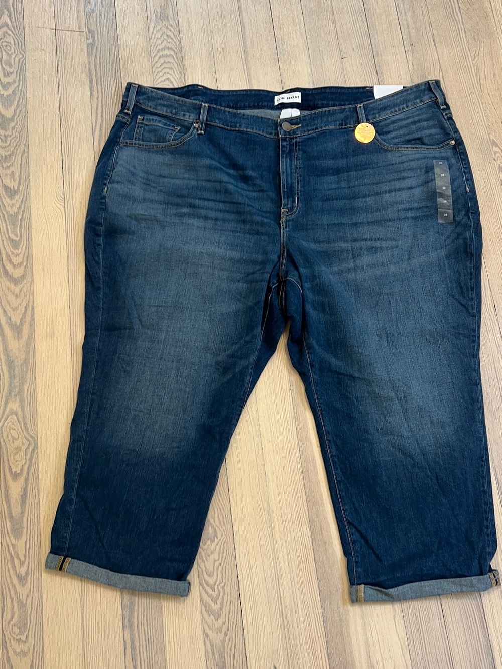 LANE BRYANT Women’s Girlfriend Crop Mid Rise Cuffed Stretch Jeans NWT 28